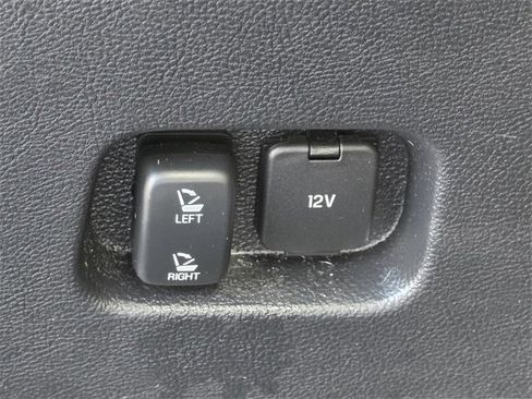 Used 2016 Ford Edge Titanium w/ Technology Package image 11