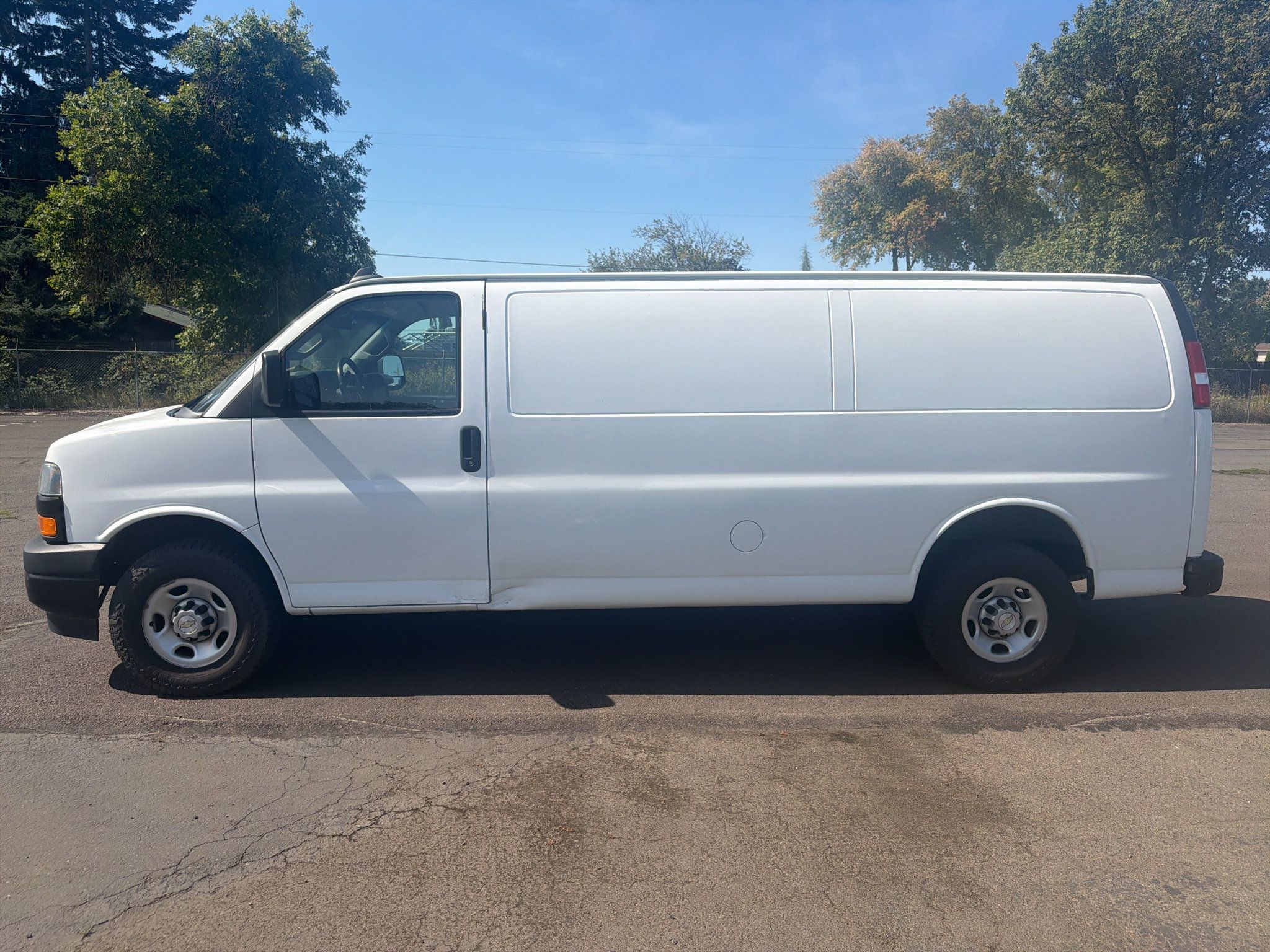 Used 2022 Chevrolet Express 2500 Extended w/ Driver Convenience Package RWD image 5
