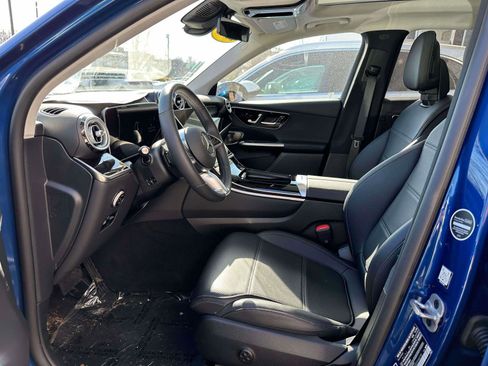 Used 2025 Mercedes-Benz GLC 350e 4MATIC image 19