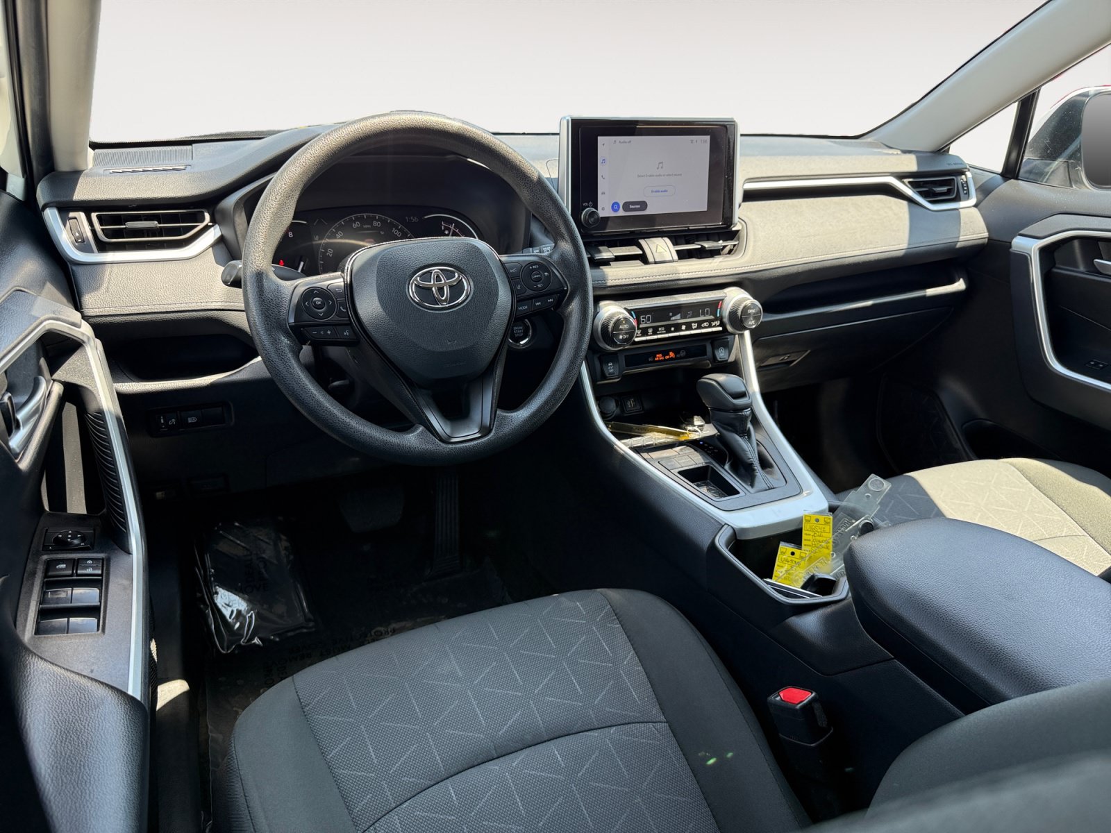 Used 2025 Toyota RAV4 XLE FWD image 15