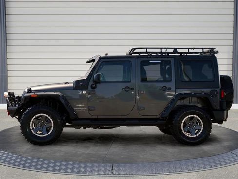 Used 2014 Jeep Wrangler Unlimited Sahara w/ Connectivity Group AWD/4WD image 4