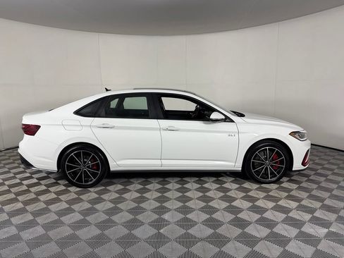 Used 2026 Volkswagen Jetta GLI Autobahn FWD image 6