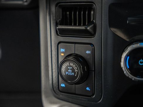 Certified 2025 Ford F150 Lariat w/ Equipment Group 502A High image 33