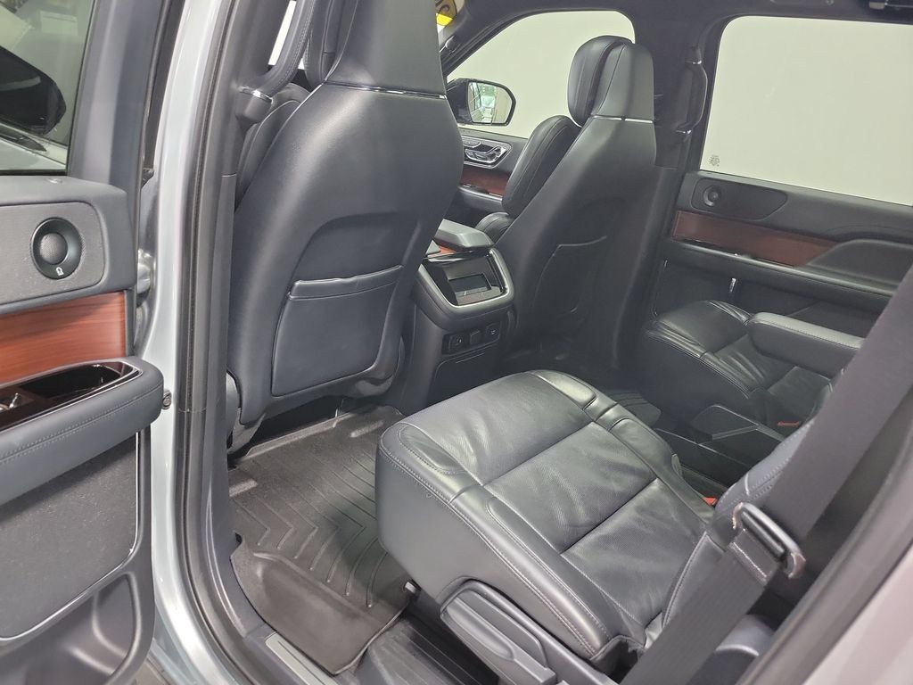 Used 2022 Lincoln Navigator Reserve AWD/4WD image 31