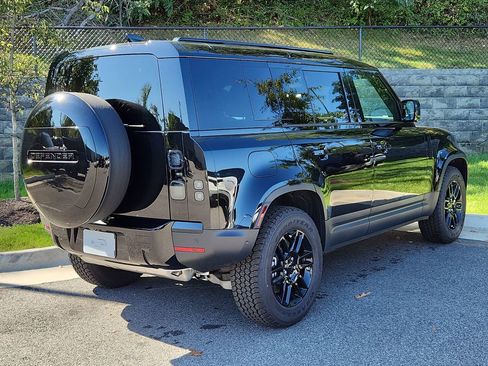 Used 2026 Land Rover Defender 110 S AWD/4WD image 2
