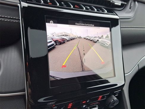 New 2025 Jeep Grand Cherokee L Altitude image 15