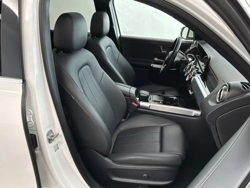 Used 2023 Mercedes-Benz GLB 250 image 29