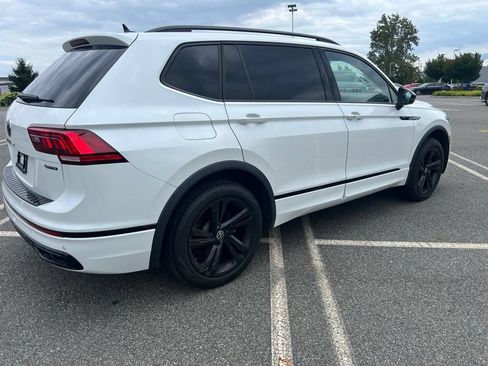Used 2024 Volkswagen Tiguan SE R-Line AWD/4WD image 4