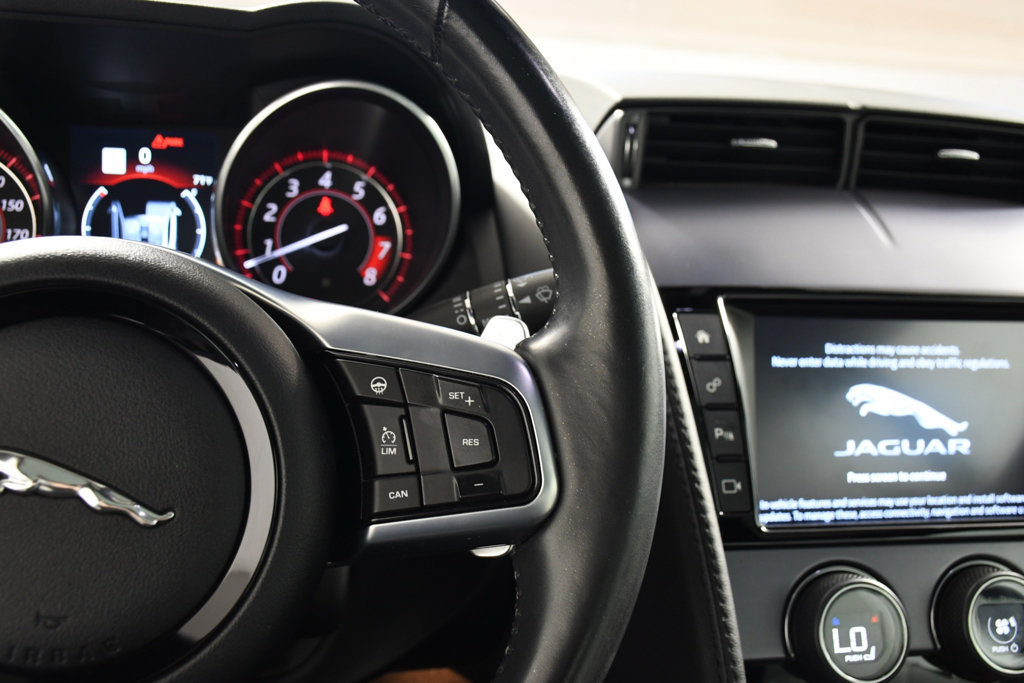 Used 2018 Jaguar F-TYPE Coupe RWD image 28