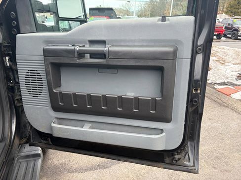 Used 2014 Ford F250 XL w/ Power Equipment Group image 37