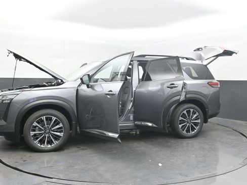 New 2026 Nissan Pathfinder Platinum FWD image 43