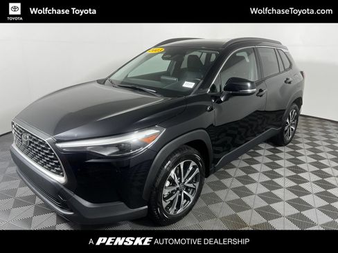 Certified 2023 Toyota Corolla Cross XLE FWD image 1
