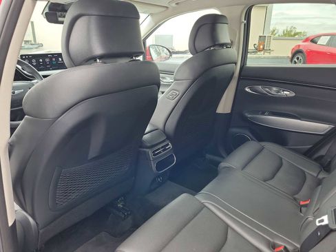 Used 2023 Genesis GV70 2.5T w/ Select Package AWD/4WD image 17