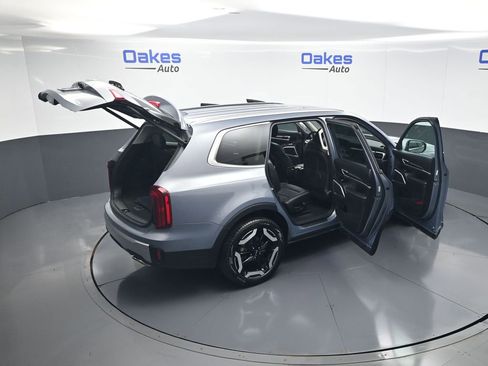 Used 2025 Kia Telluride S AWD/4WD image 62