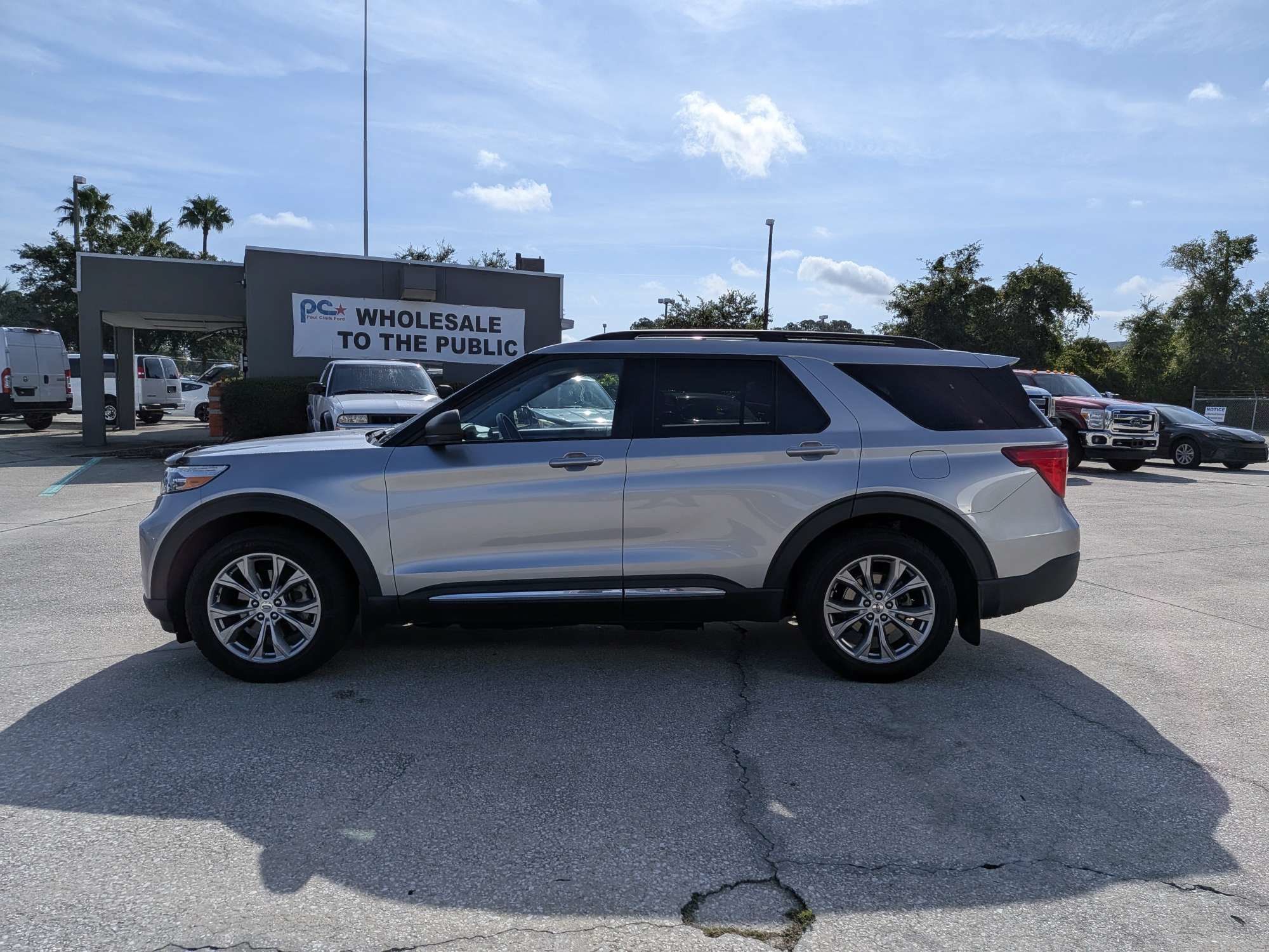 Used 2021 Ford Explorer XLT w/ Equipment Group 202A RWD image 7