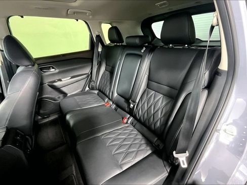 Used 2023 Nissan Rogue Platinum w/ Platinum Premium Package FWD image 26
