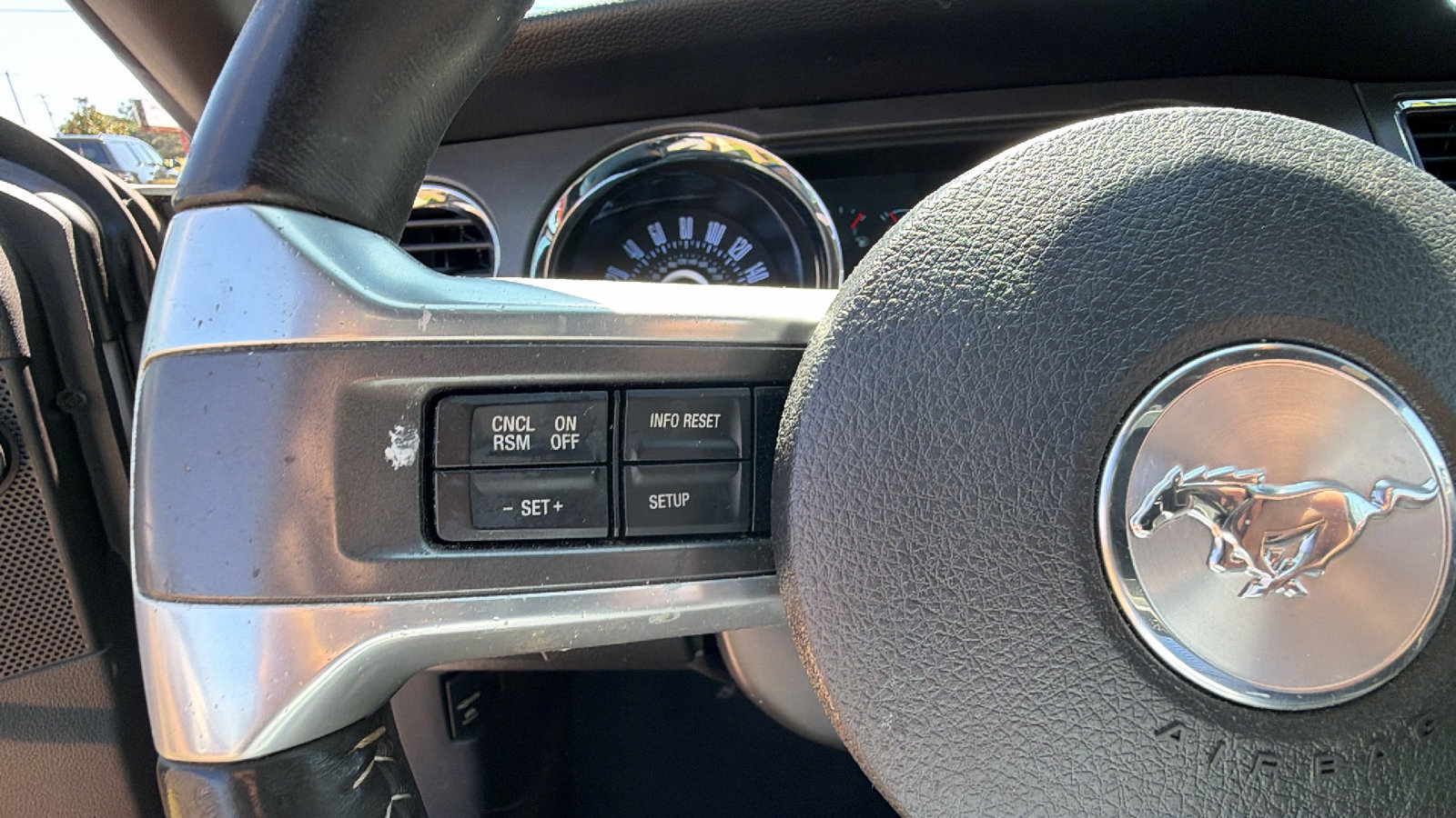 Used 2013 Ford Mustang Coupe RWD image 24