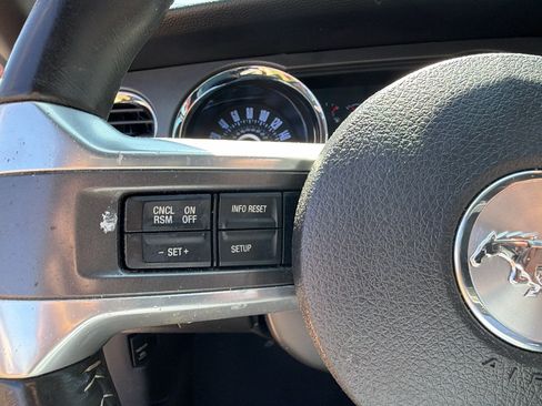 Used 2013 Ford Mustang Coupe RWD image 24