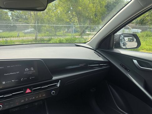 Used 2026 Kia Niro LX FWD image 33