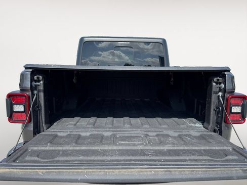 Used 2021 Jeep Gladiator Rubicon AWD/4WD image 5
