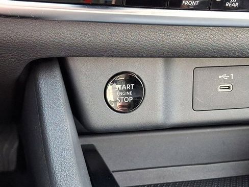 Used 2024 Nissan Rogue SV image 27