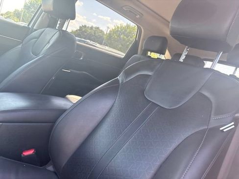 Used 2023 Kia Sorento S w/ Panoramic Sunroof Package FWD image 8