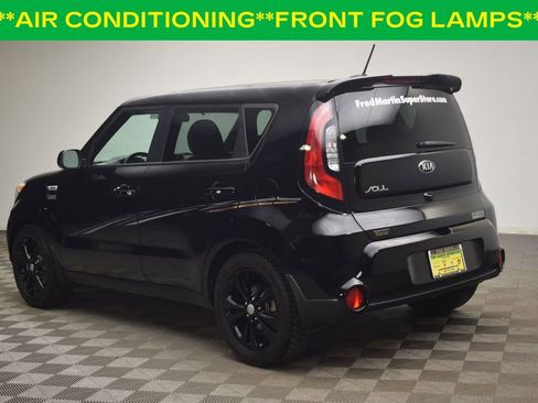 Used 2016 Kia Soul + image 4