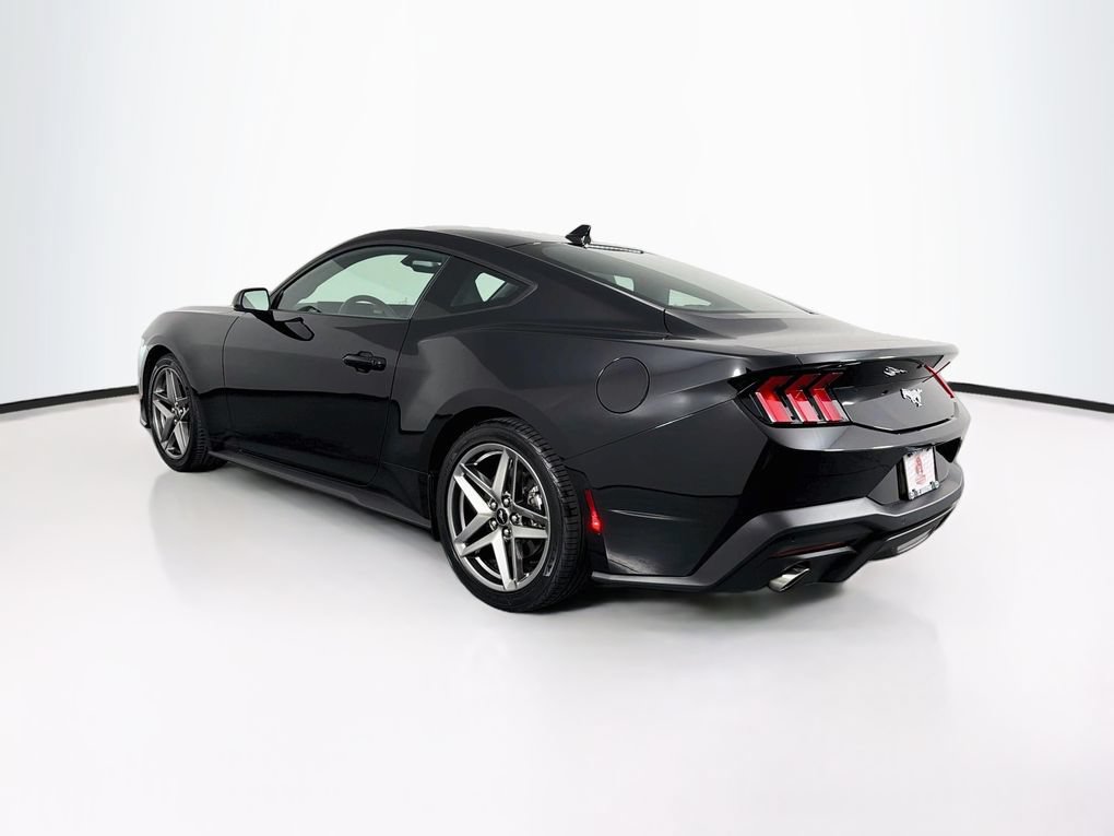Used 2025 Ford Mustang Coupe RWD image 7