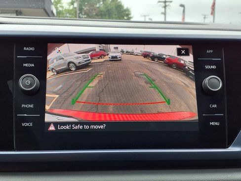 Used 2023 Volkswagen Taos SE image 18