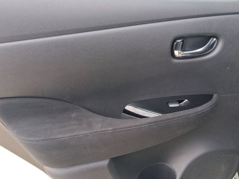 Used 2015 Nissan Leaf SV image 28