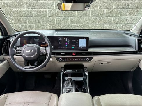 Used 2025 Kia Sorento EX w/ Panoramic Sunroof Package FWD image 36