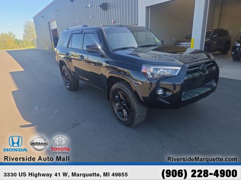 Used 2024 Toyota 4Runner SR5 AWD/4WD image 1