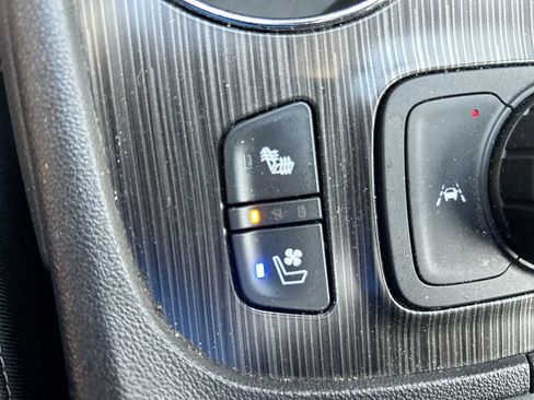 Used 2023 GMC Acadia SLT w/ Preferred Package AWD/4WD image 33