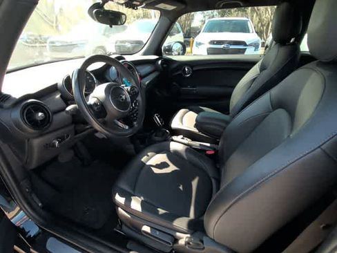 Used 2020 MINI Cooper 2-Door Hardtop image 2