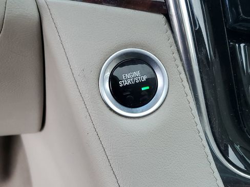 Used 2015 Cadillac Escalade Luxury image 18