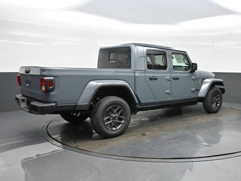 New 2026 Jeep Gladiator Sport AWD/4WD image 8