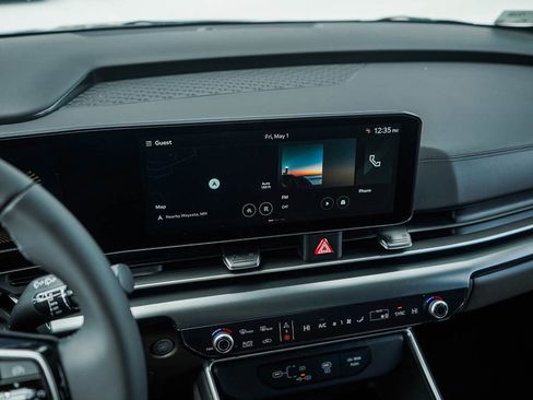 New 2026 Kia Carnival FWD image 24