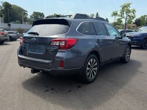 Used 2016 Subaru Outback 3.6R Limited AWD/4WD image 3