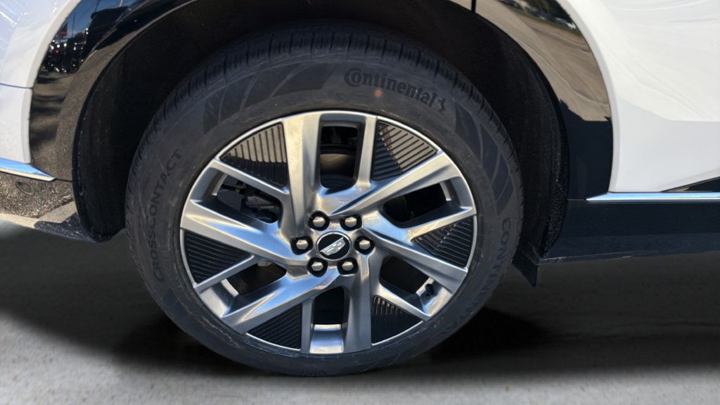 Certified 2025 Cadillac Optiq Luxury 2 w/ LPO, Floor Liner Package AWD/4WD image 14