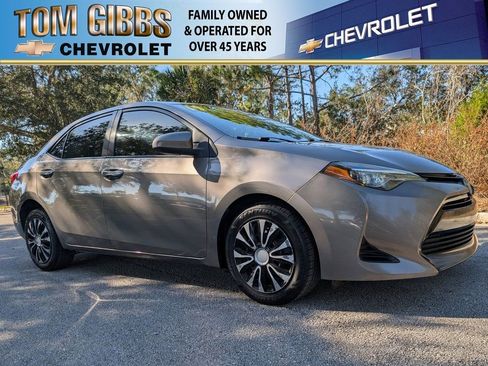 Used 2019 Toyota Corolla LE image 1