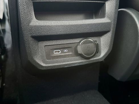 Used 2022 Volkswagen Tiguan SE w/ Panoramic Sunroof Package image 30