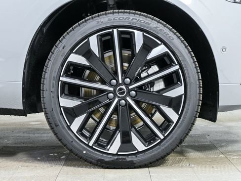 New 2026 Volvo XC60 B5 Ultra w/ Climate Package image 39