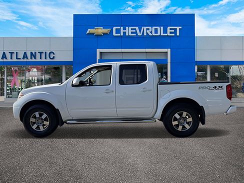 Used 2012 Nissan Frontier PRO-4X AWD/4WD image 3