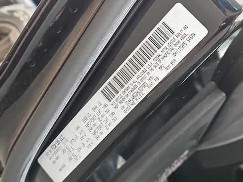 Used 2017 Jeep Wrangler 75th Anniversary image 33