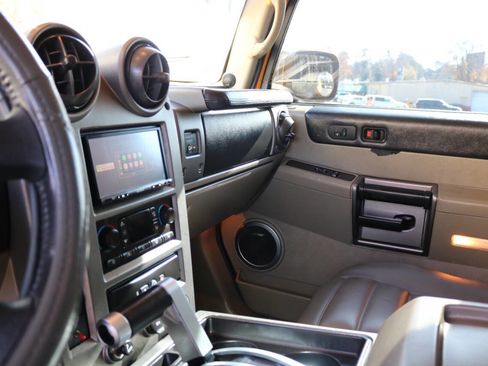 Used 2003 HUMMER H2 Base 4dr 4WD SUV w/ Preferred Equipment Group image 48