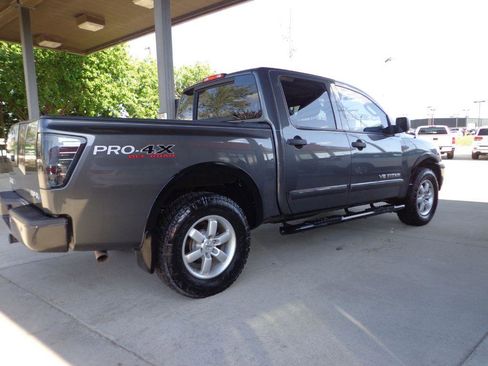 Used 2011 Nissan Titan PRO-4X AWD/4WD image 4