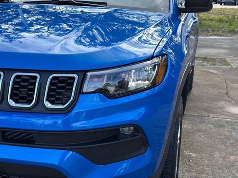 New 2026 Jeep Compass Latitude w/ Driver Assistance Group AWD/4WD image 9