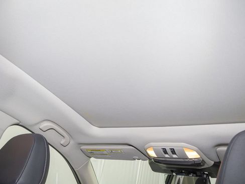 Used 2023 Subaru Ascent Touring AWD/4WD image 19