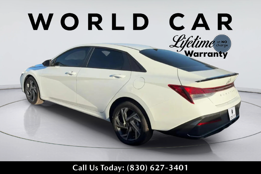 Used 2025 Hyundai Elantra Sport FWD image 5