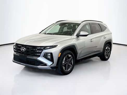 Used 2025 Hyundai Tucson SEL FWD image 3